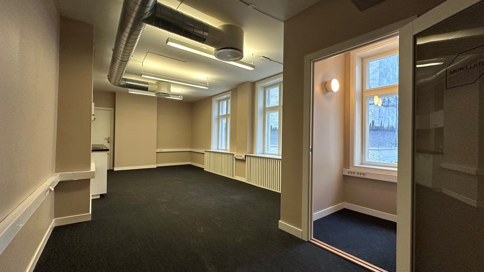 Office space of 56 sqm in a charming building - Workspace