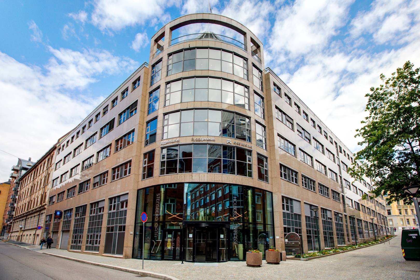 Great office space in a full-service building at Holbergs Terrasse