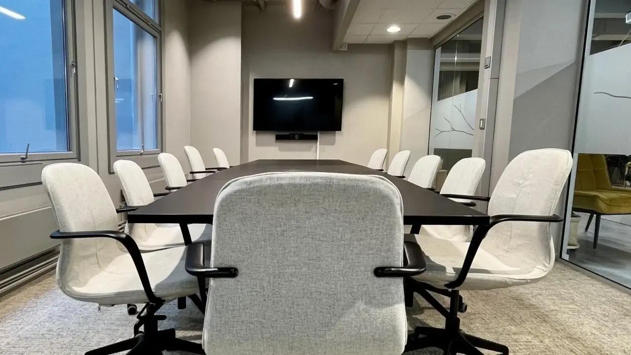 Særegent kontor til leie for 4-6 personer i Kvadraturen - Moterom