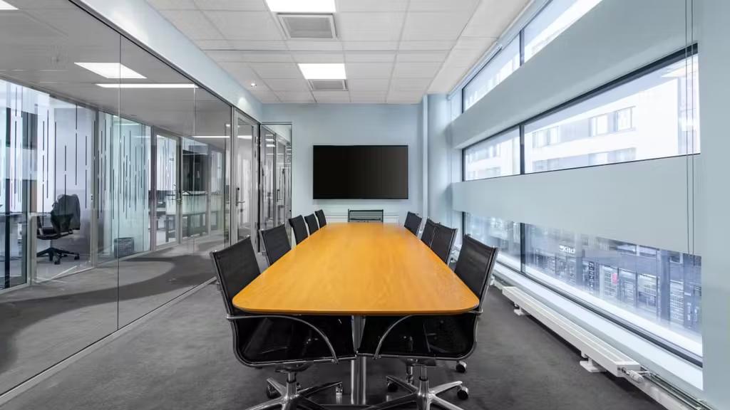 Kontor for 4-6 ansatte rett ved Skøyen Stasjon - Moterom