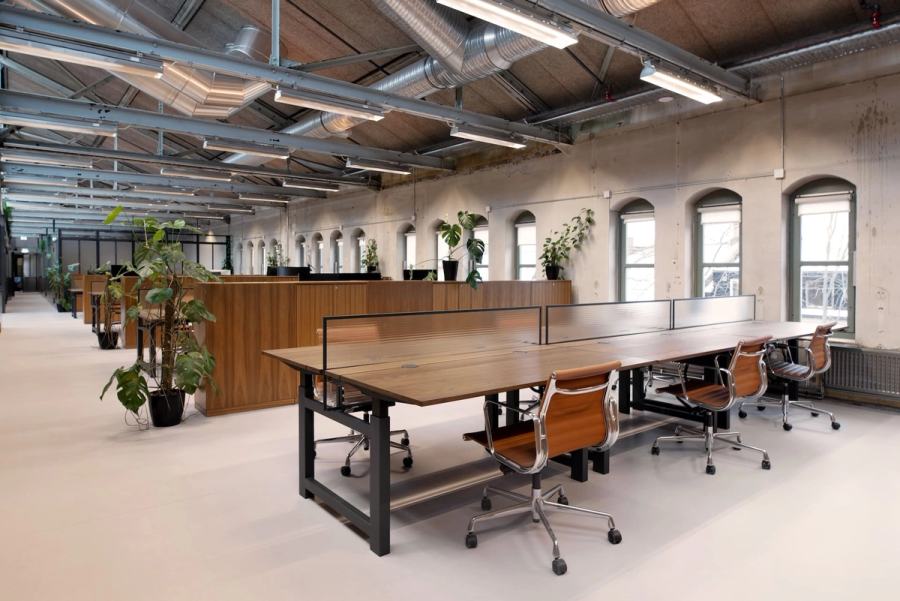 Flexible desks in a creative co-working community at Tøyen