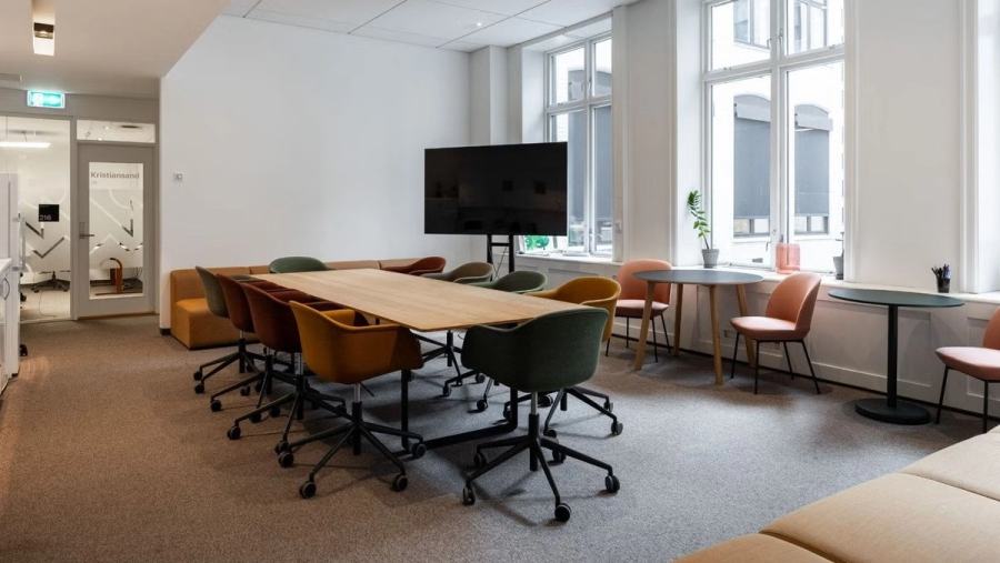 Modern 5-person offices with historic charm right in Kvadraturen