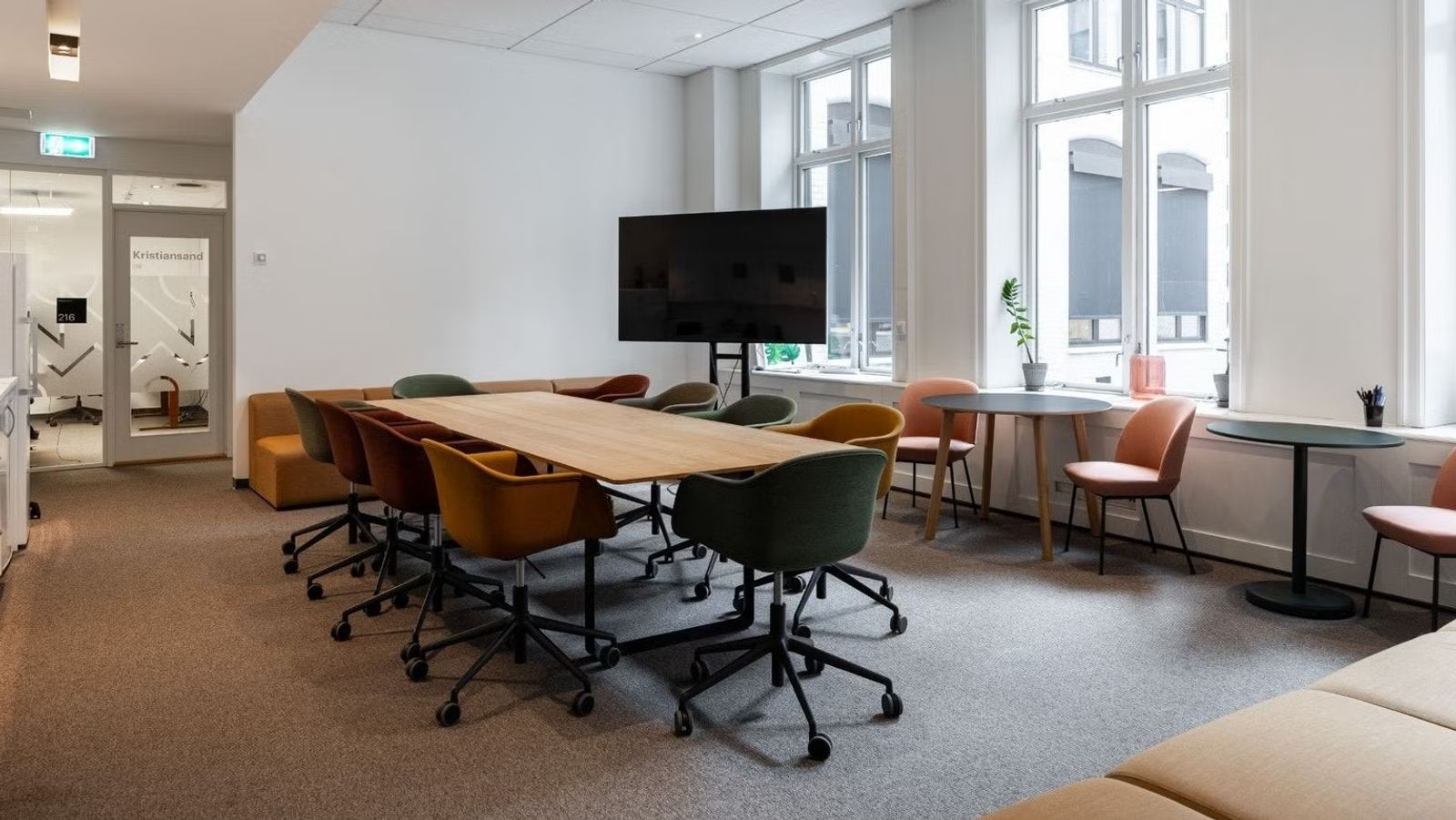 Modern 2-person offices with historic charm right in Kvadraturen - Meeting room