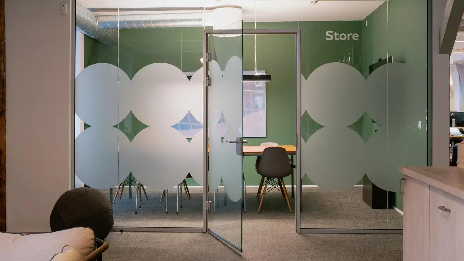 Kontorlokale på Grünerløkka for opptil 32 ansatte - Moterom