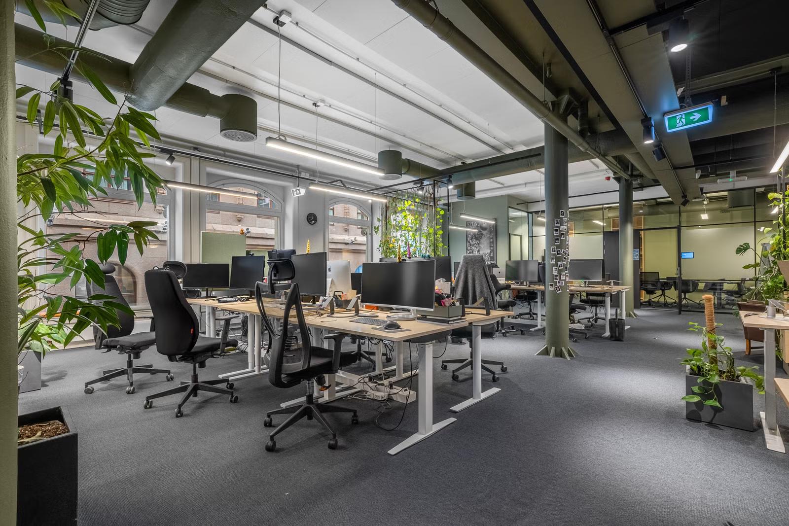 Stort og lyst kontorlokale med god takhøyde i Kvadraturen, totalrenovert 2017 - Kontor