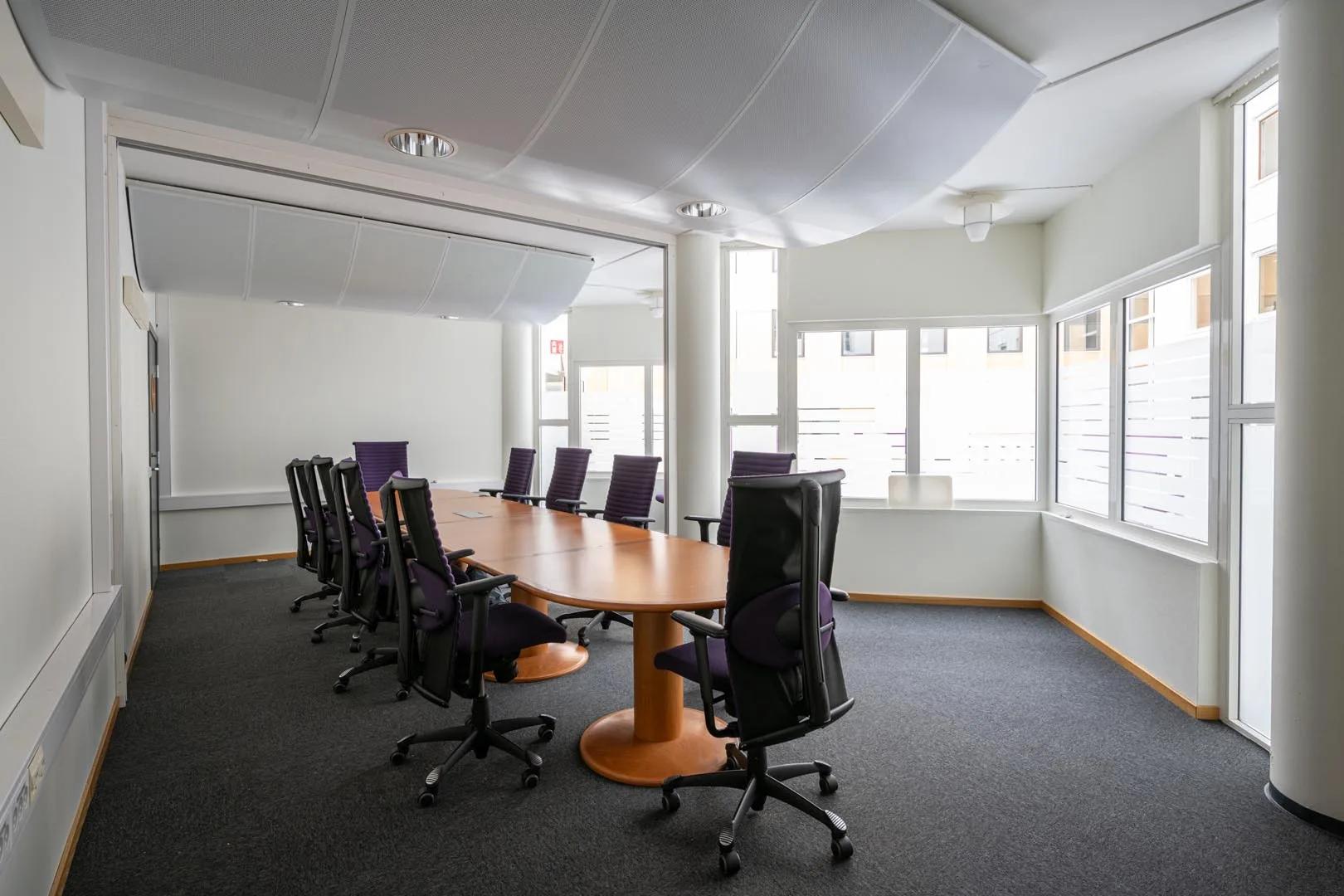 Kontor for 2–4 personer med strategisk beliggenhet på Bryn - Moterom