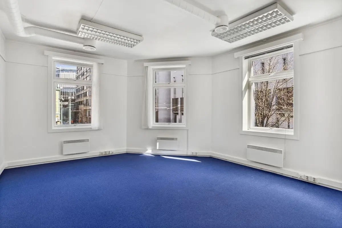 Bright office with potential at C. J. Hambros plass 5 - 243,3 m² GFA - workspace