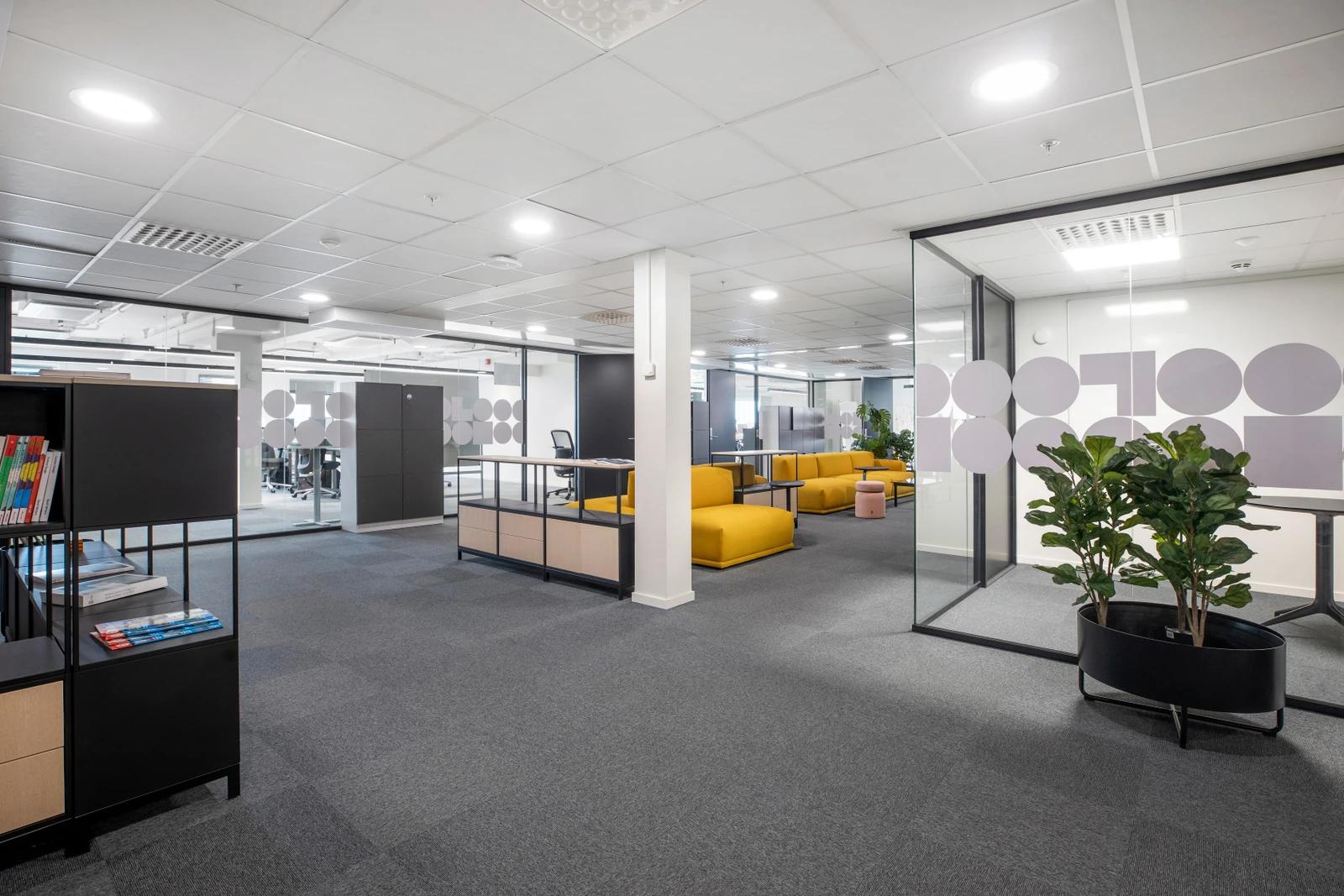 Available office space in the historic Glasmagasinet - Workspace