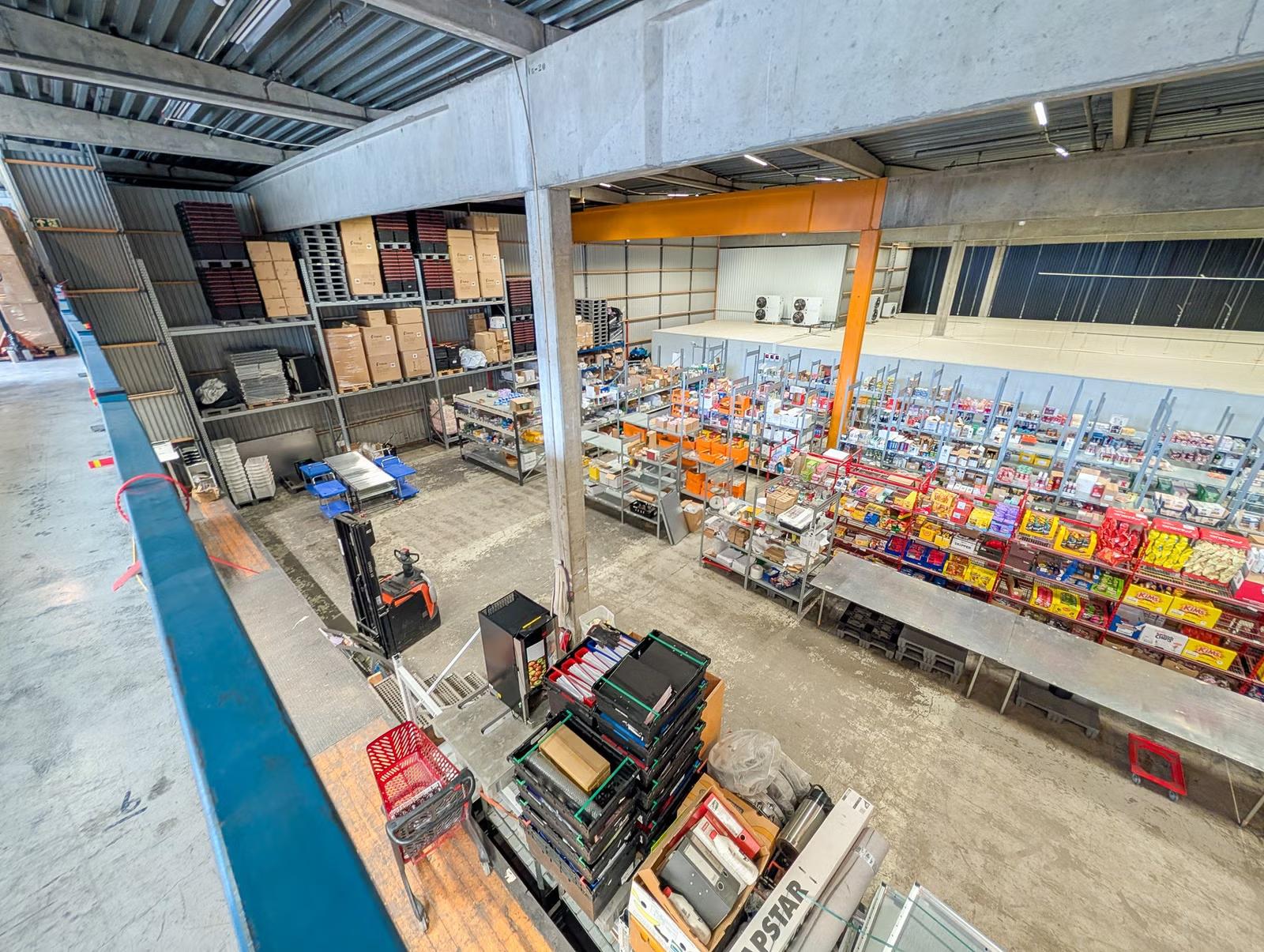 Combined unit at Furuset – 731 sqm high-bay warehouse and 329 sqm office