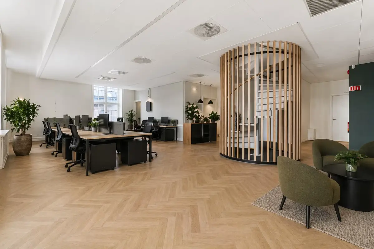 Romslige og lyse kontorlokaler over to etasjer på 537 m² BTA i Karl Johans gate - kontor