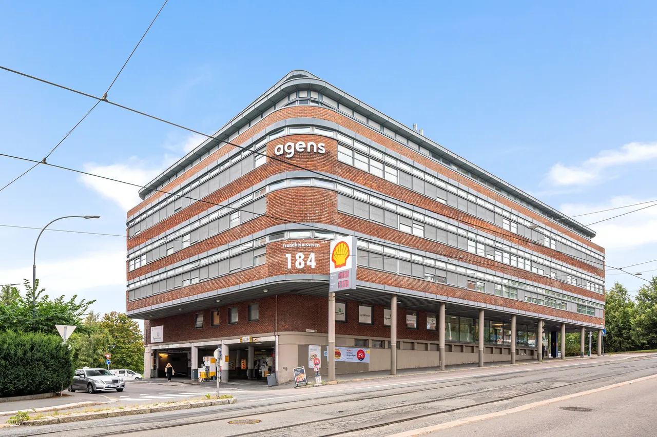 Modern office space of 508 sqm with options for customization - Facade