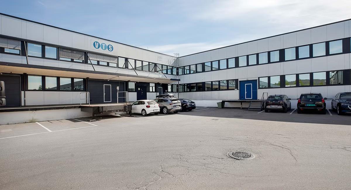 731 sqm efficient high-Ceiling warehouse with drive-in Gate and Ramp at Furuset - Professor Birkelands vei 36