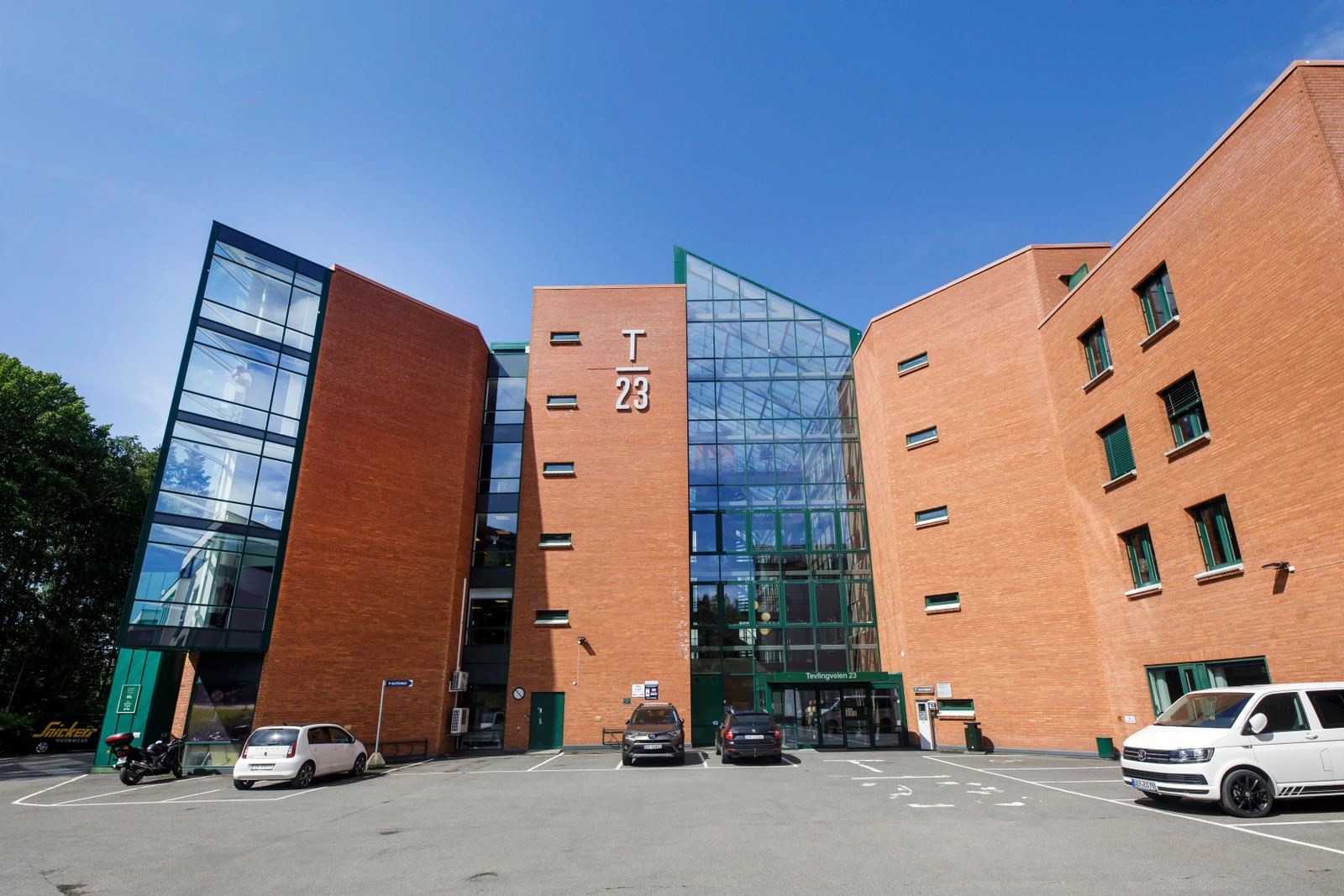 Office for rent in prime location at Alna - Facade
