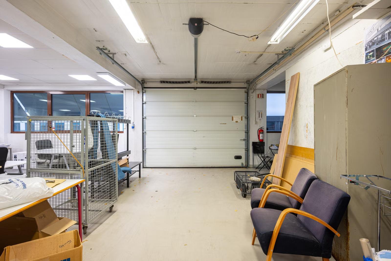 Lyst lagerlokale på 547 m² med kjøreport og uteareal - Lager