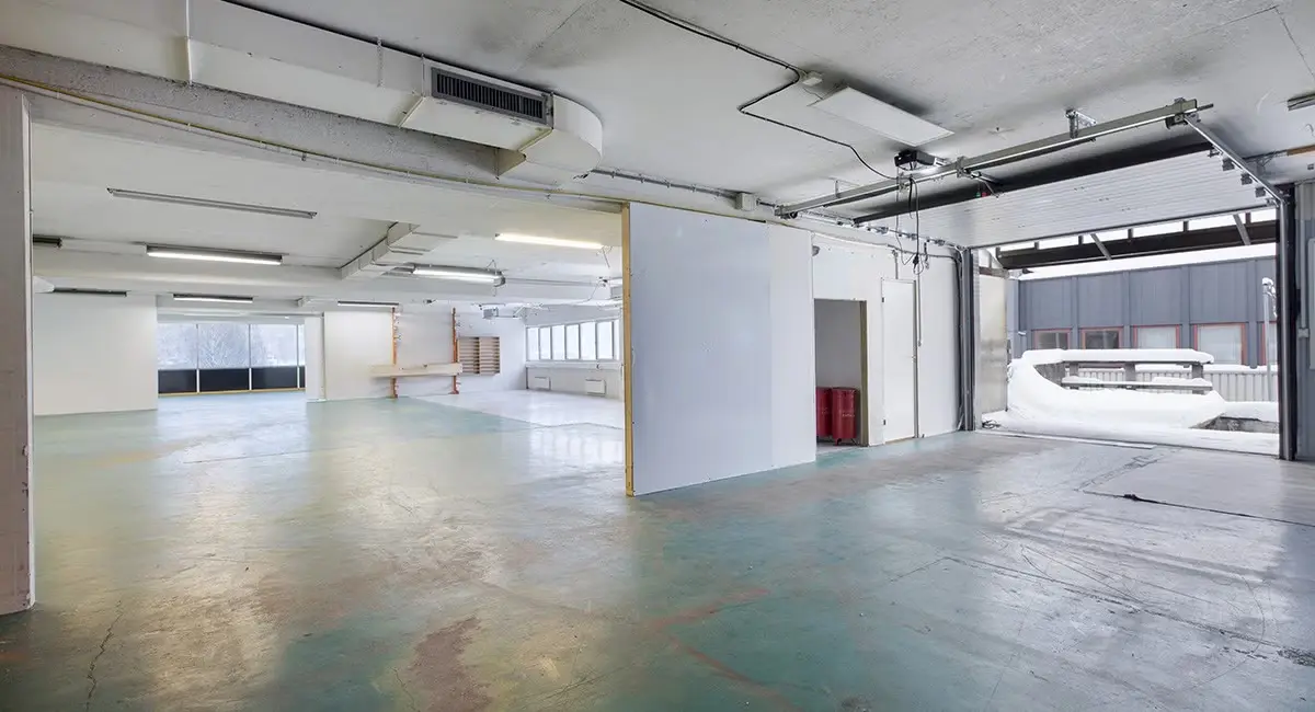 Versatile commercial space at Alnabru – 960 sqm warehouse, showroom or office - warehouse space