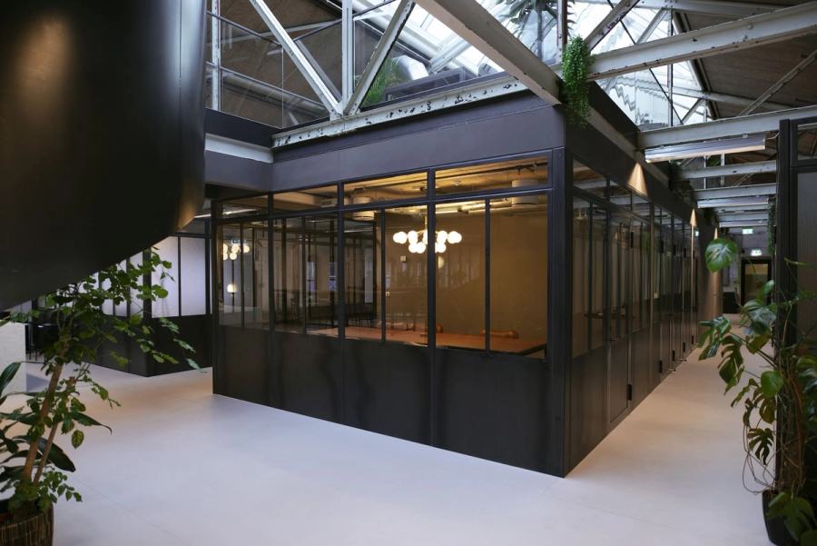 Private offices for 4-6 employees in a creative and modern environment