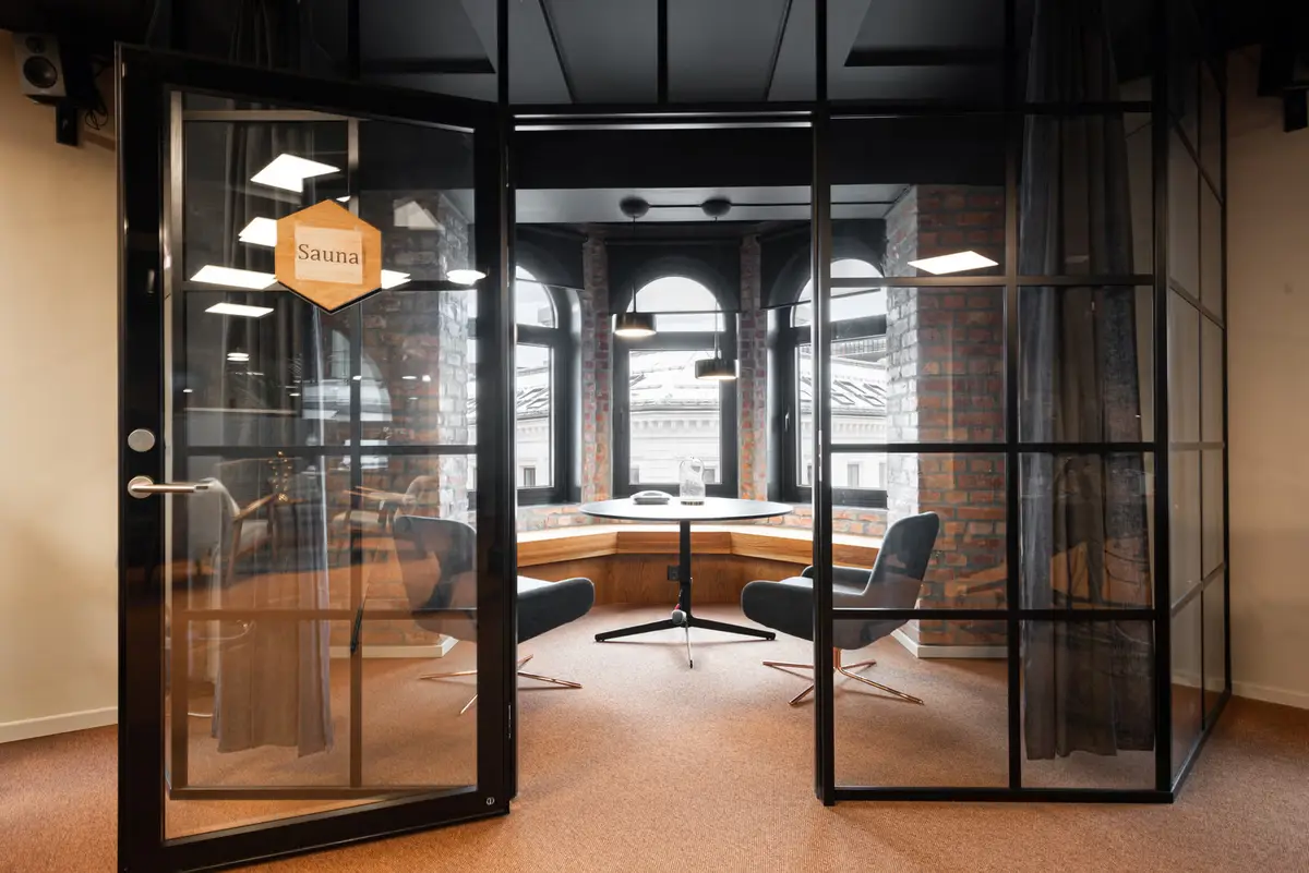 625 sqm unique office space at Karl Johans gate 21 - meeting room