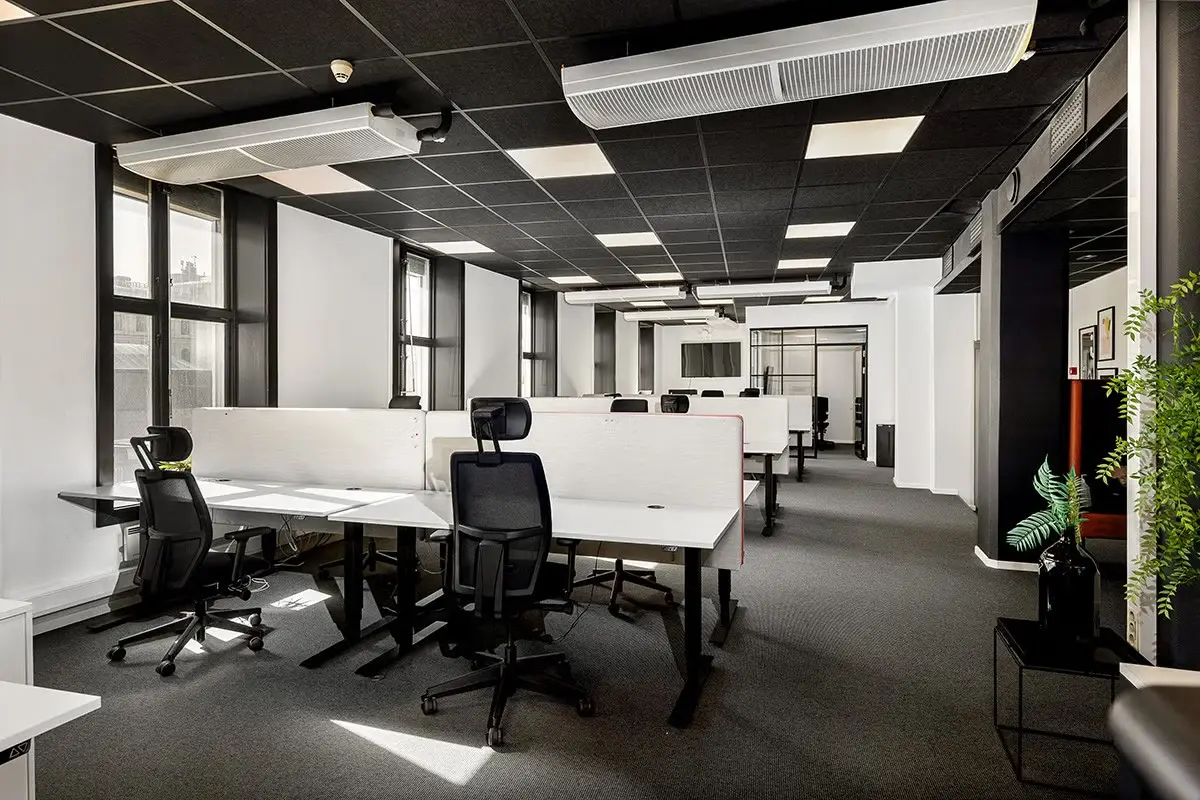 Efficient and move-in ready office space with prime location at Jernbanetorget - workspace