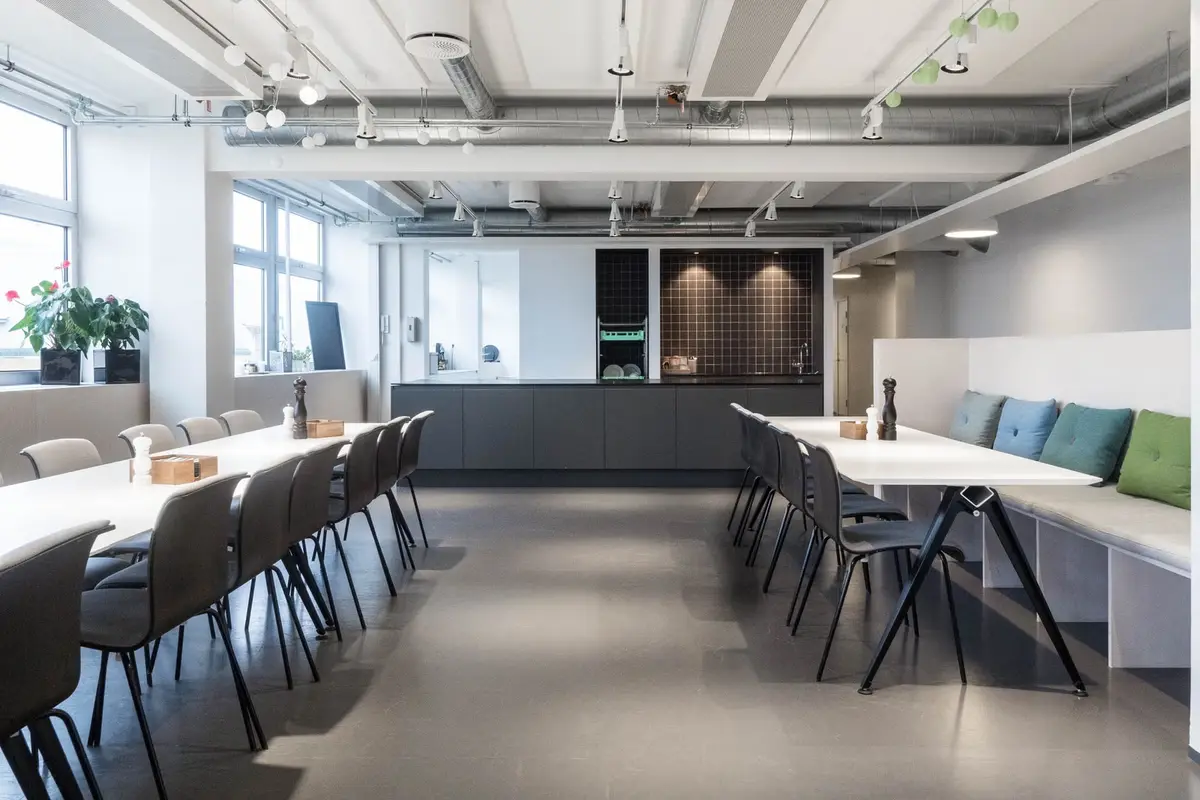 Central and modern office space (1528 sqm) in an iconic property in downtown Oslo - commercial premises