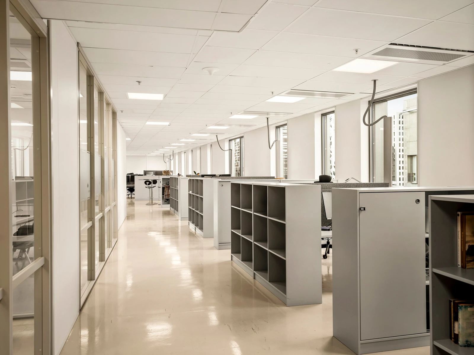 Affordable short-term rental with panoramic views - Workspace