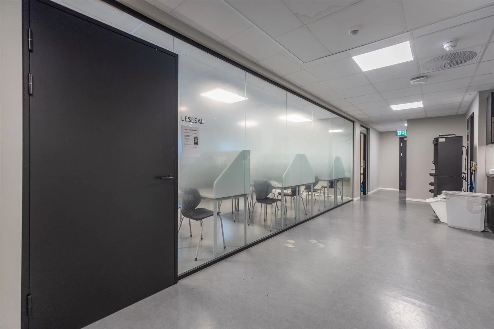 Attractive commercial space with a high standard and prime location - Workspace