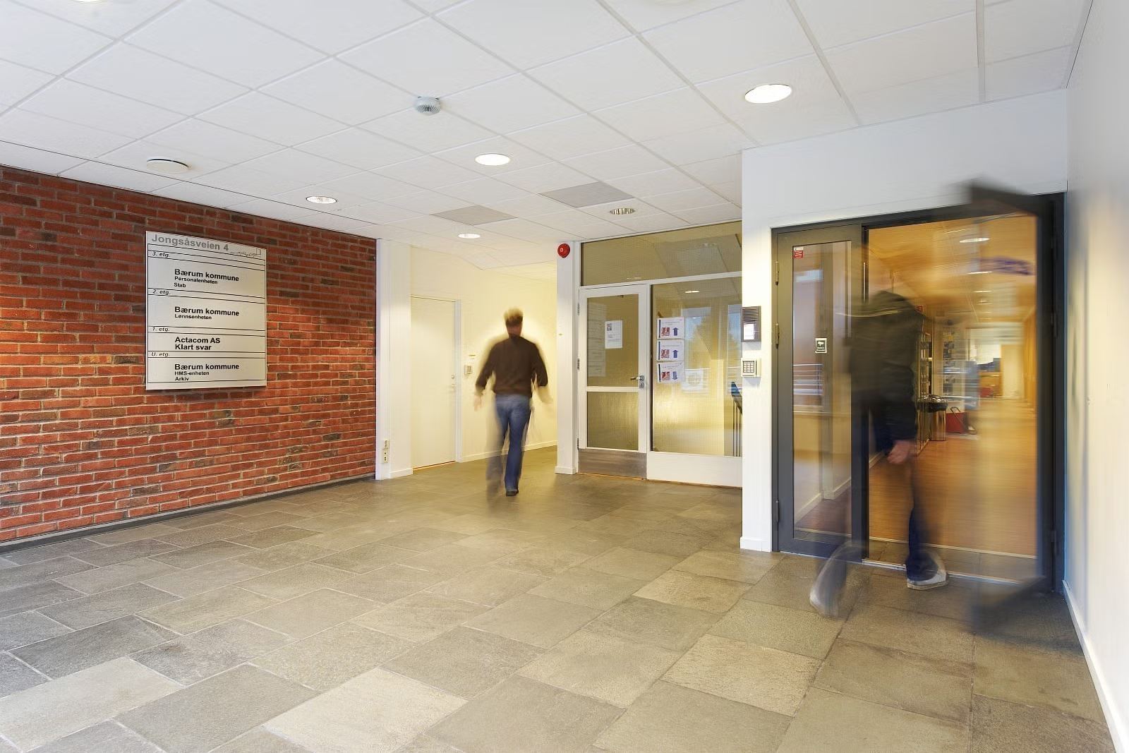 Offices with Dedicated Parking Spaces in Central Sandvika - Facilities