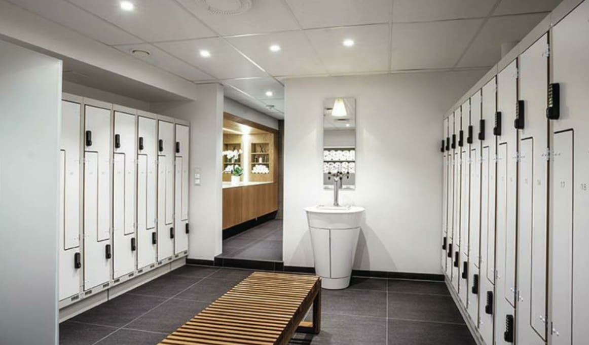 Exclusive office for 8–10 employees with flexibility - Facilities