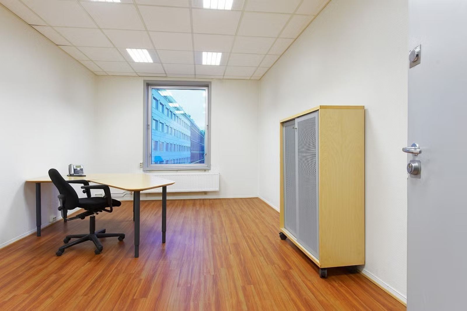 Attractive Office Space on the 5th Floor in Central Oslo - Workspace