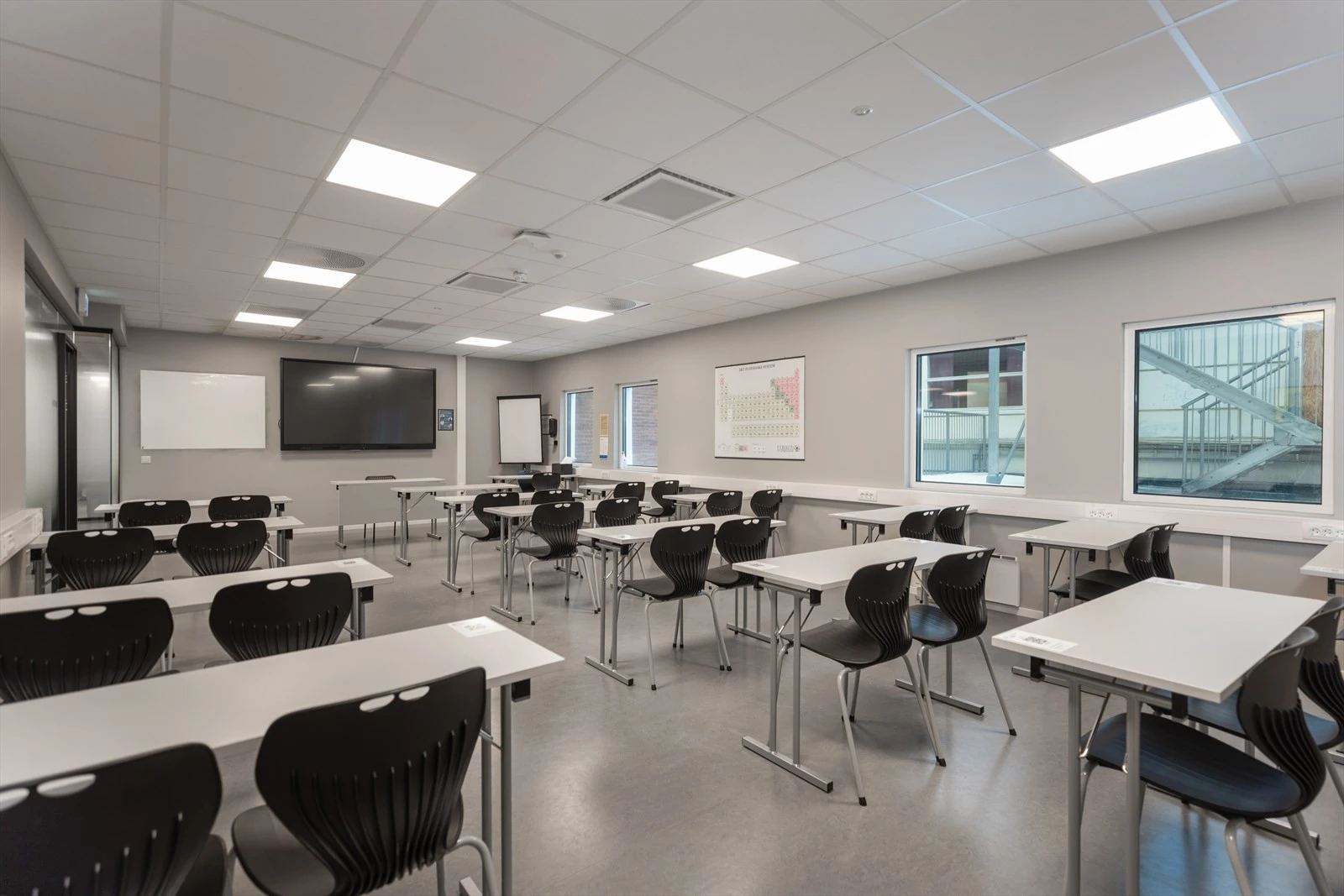 Attractive commercial space with a high standard and prime location - Workspace