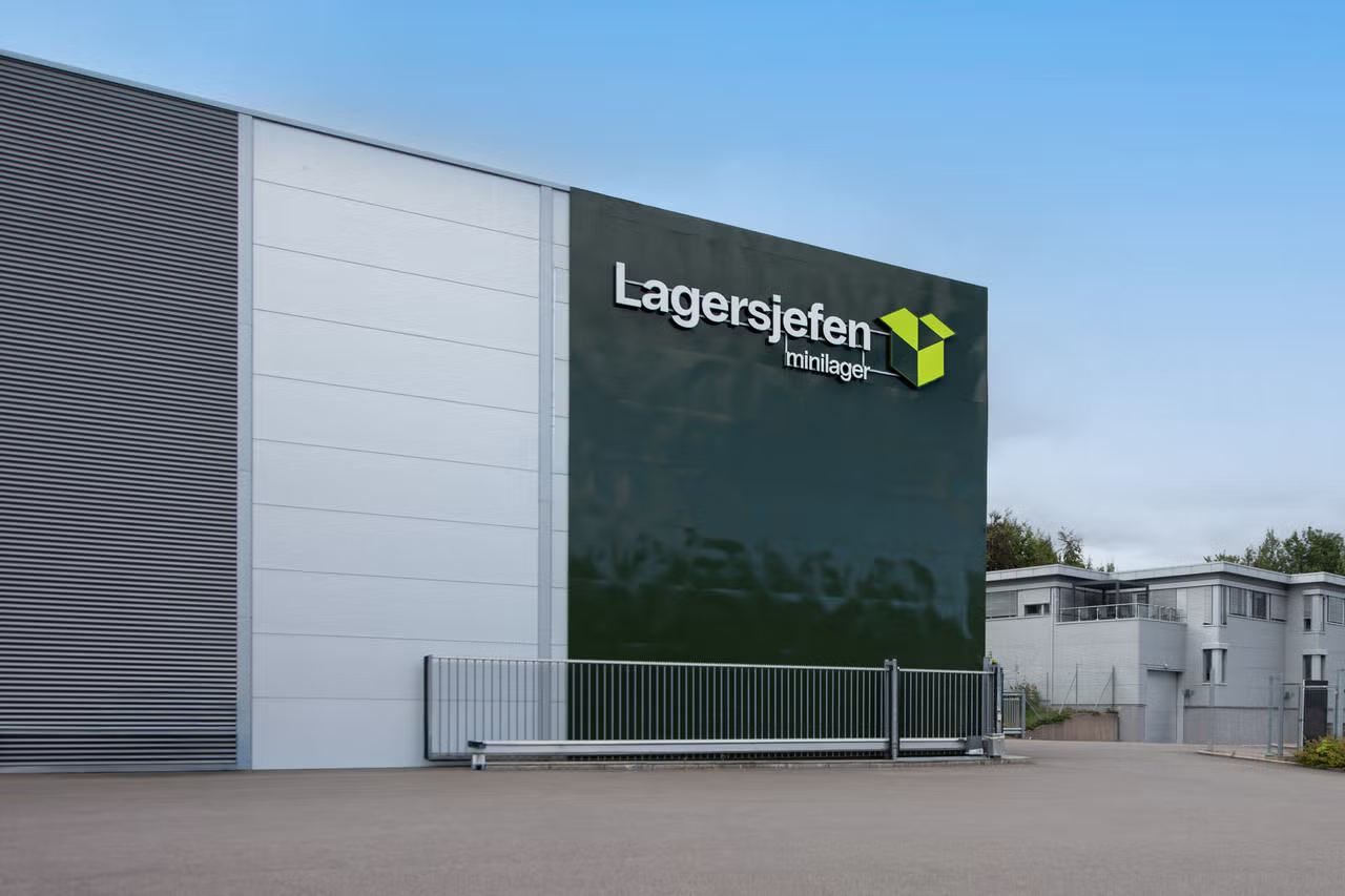 Modern 105,5 sqm Storage Unit with Easy Access in Nøtterøy - Facade