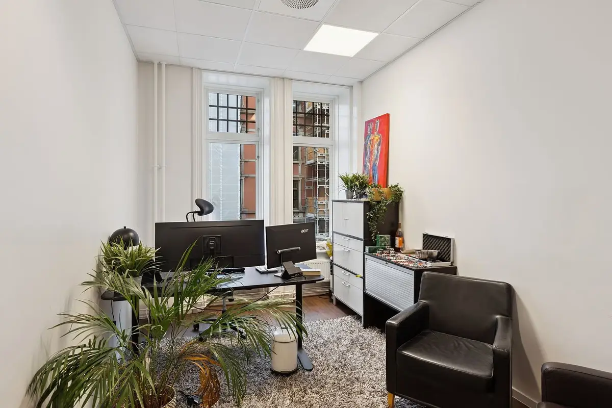 Move-In Ready Office Space of 341 sqm GFA at Grensen 16 - workspace