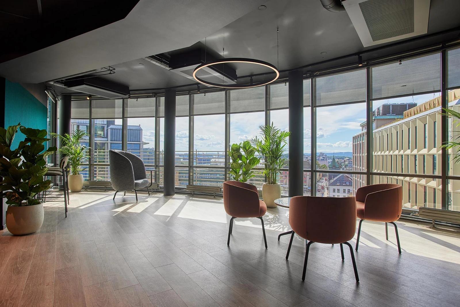 Private office for 2 employees with a fantastic view - Facilities