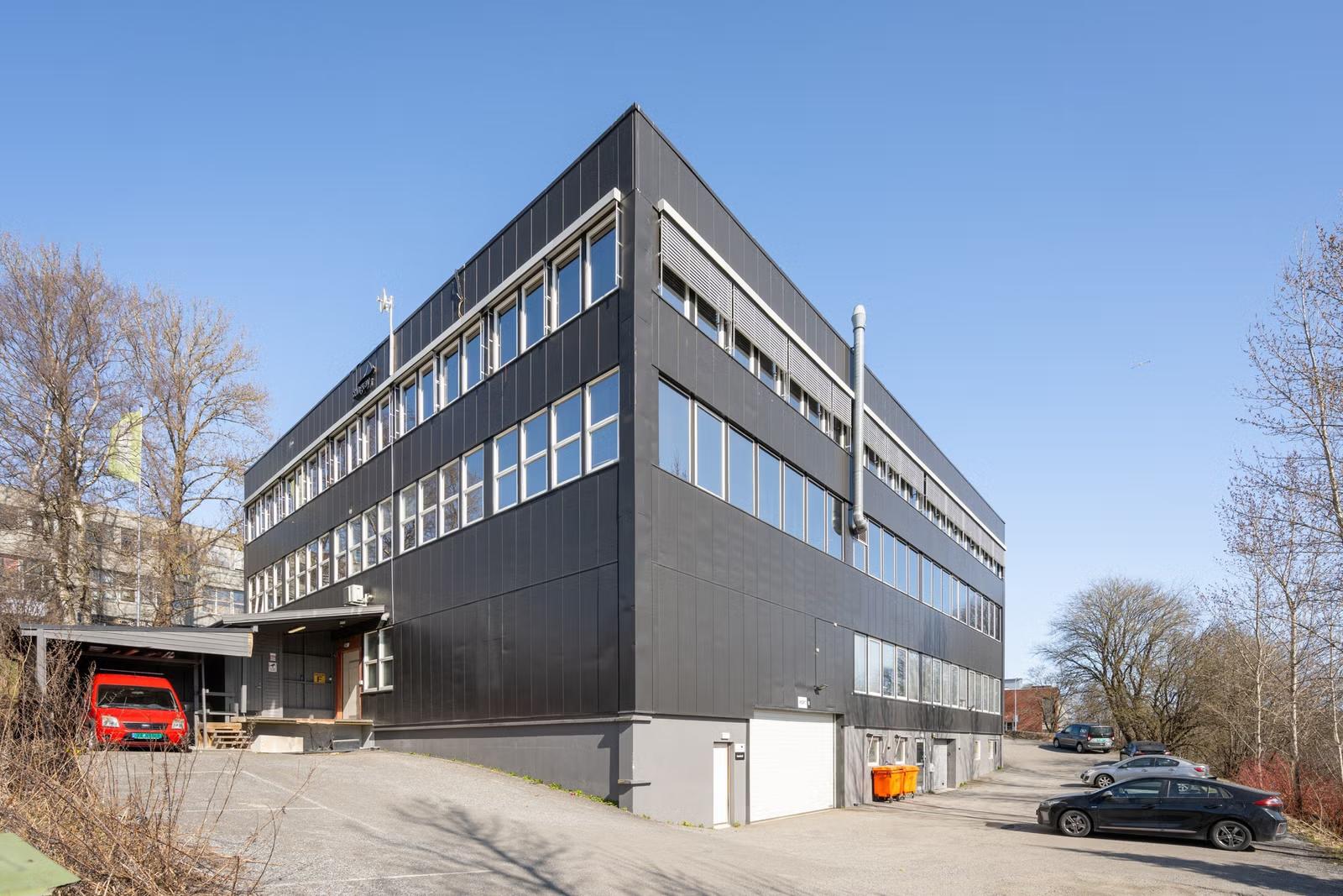 Rimelig og fleksibelt lagerlokale på 321 m² med løfterampe - Fasade