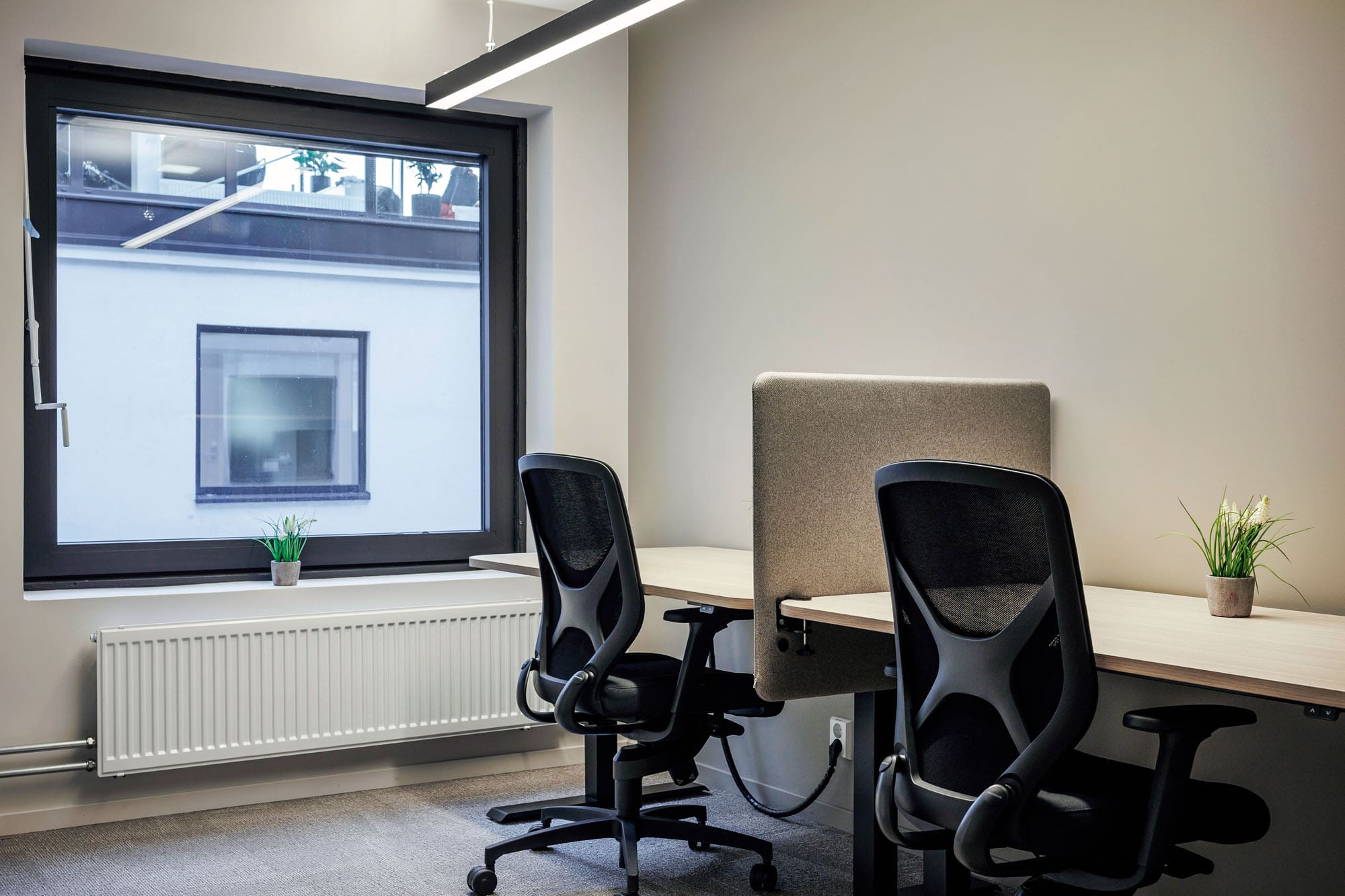 Kontor for 1-2 ansatte sentralt i Kvadraturen - Kontor