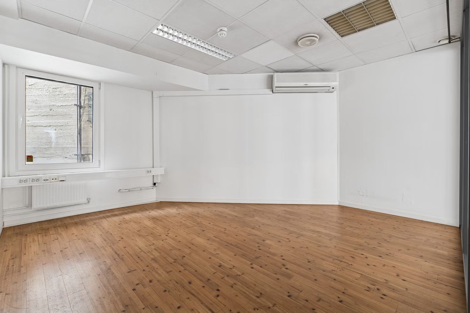 Central and Flexible 330 sqm GFA Office Premises at Akersgata 41 - Workspace
