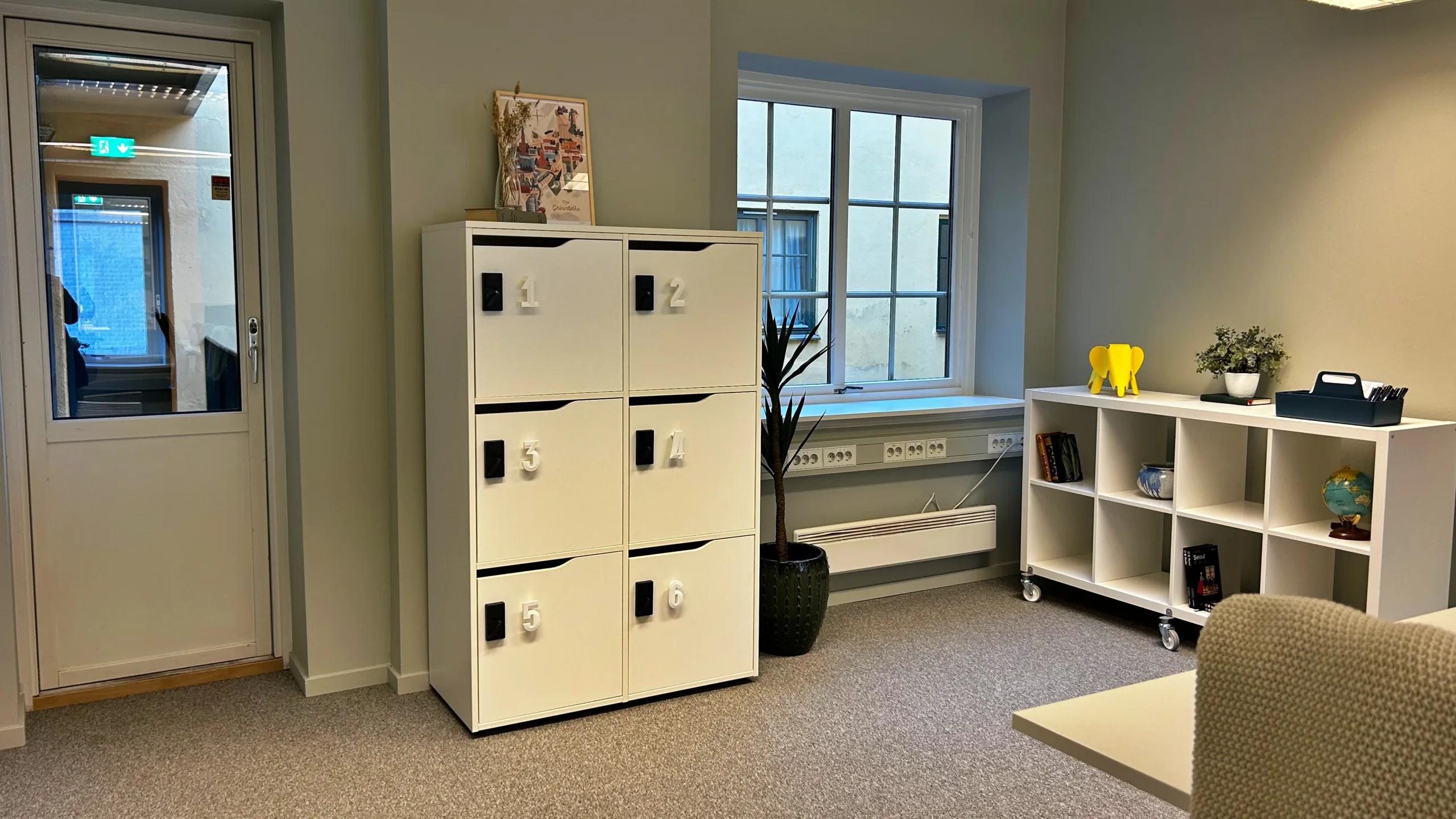 Kontor for 4-6 ansatte nær Olaf Ryes plass - Kontor