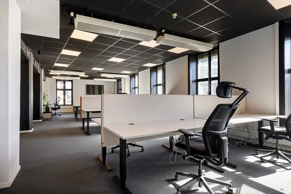 Efficient and move-in ready office space with prime location at Jernbanetorget - workspace
