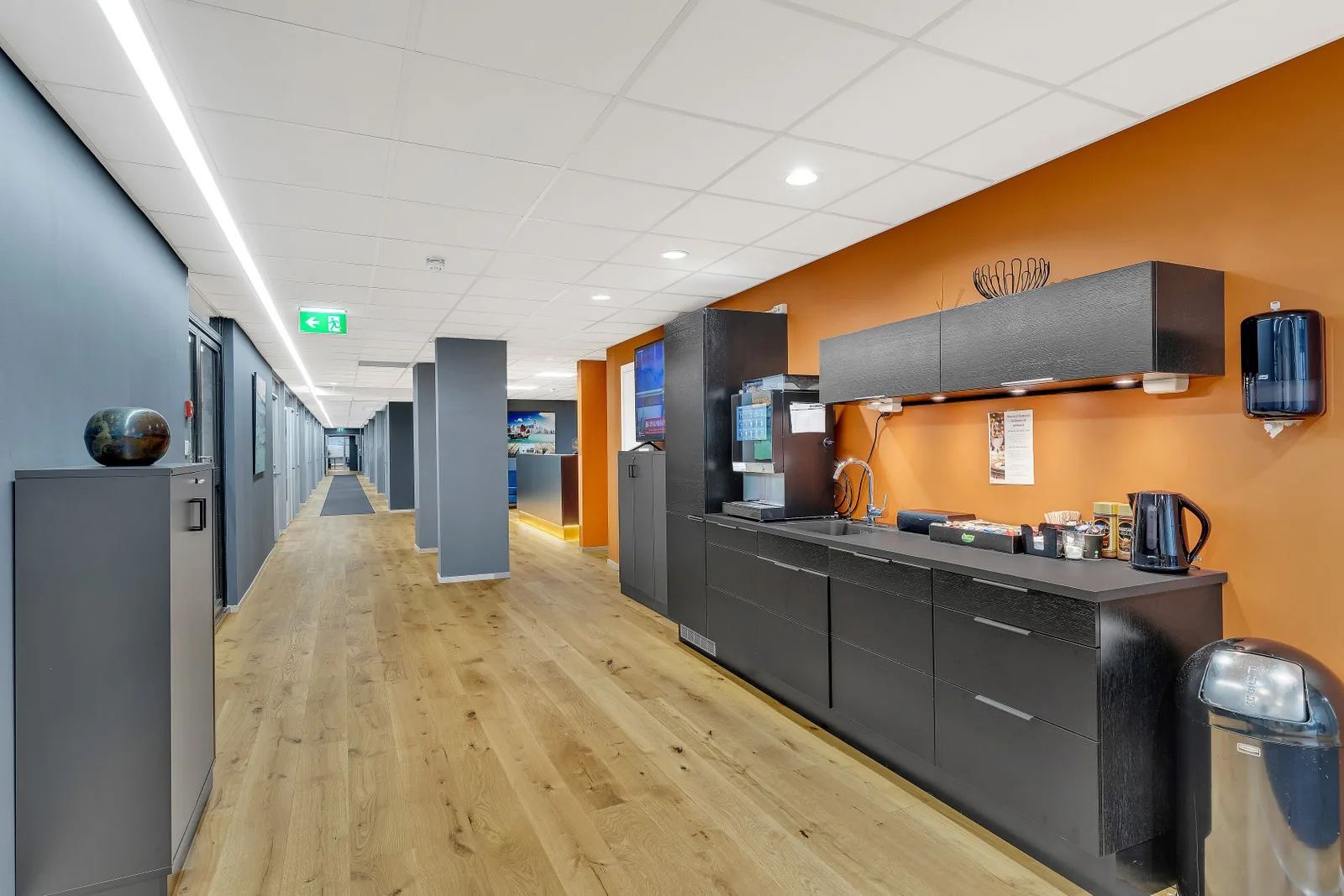 Office for 4-5 employees at Rådhusplassen - Facilities