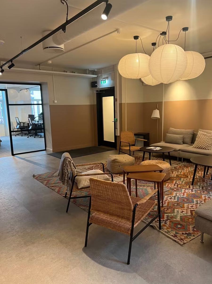 Nyoppusset kontorlokale med 6 arbeidsplasser i Hegdehaugsveien 24