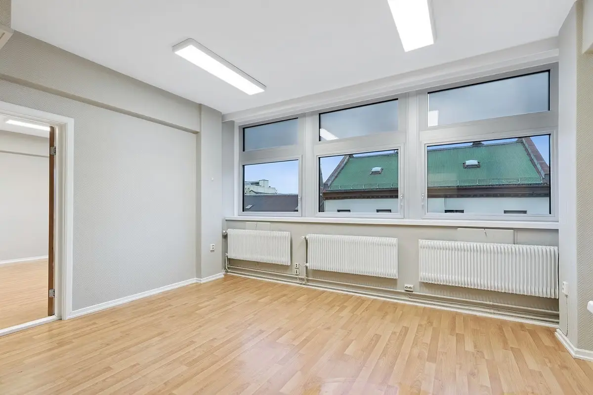 Bright and Central 50 sqm GFA Office Space at Arbeidersamfunnets Plass - workspace