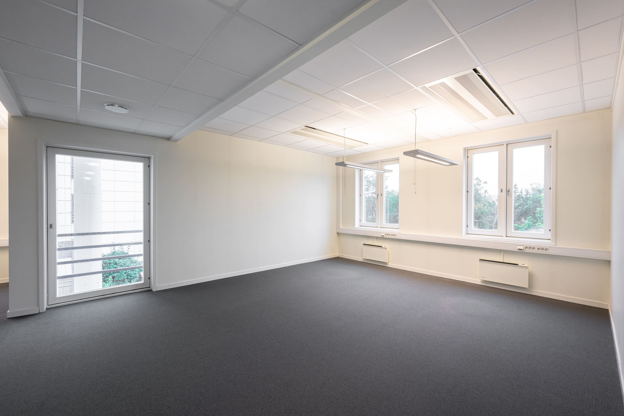 Affordable office for rent with flexibility and storage options - Workspace