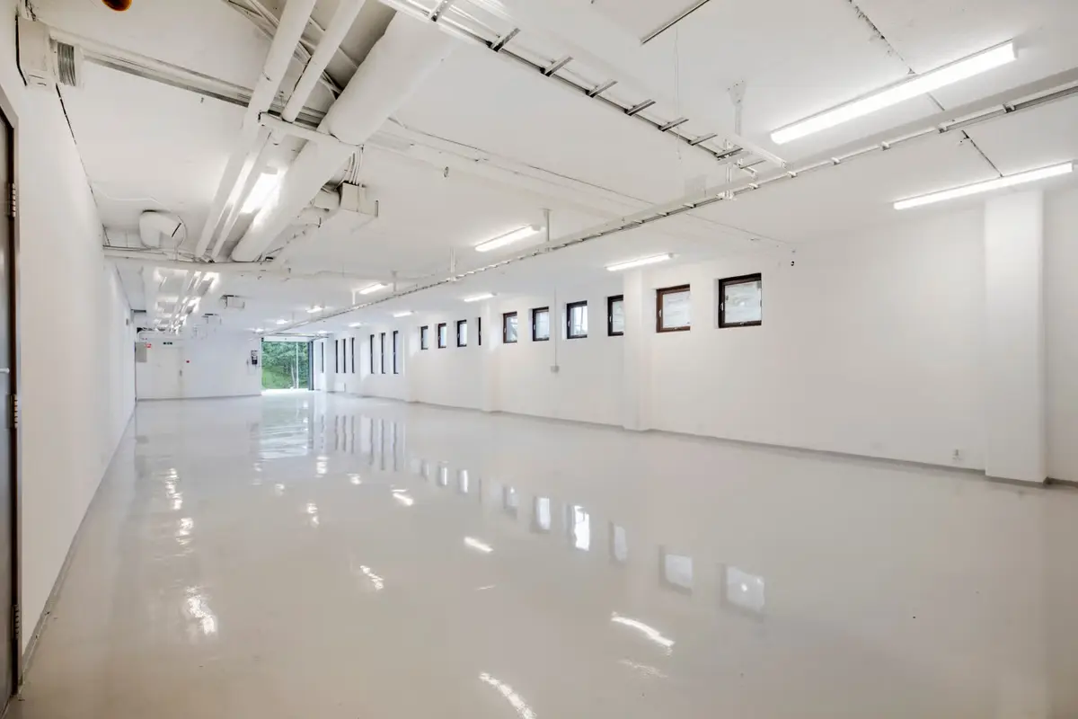Spacious and centrally located 750 sqm warehouse space for rent - warehouse space
