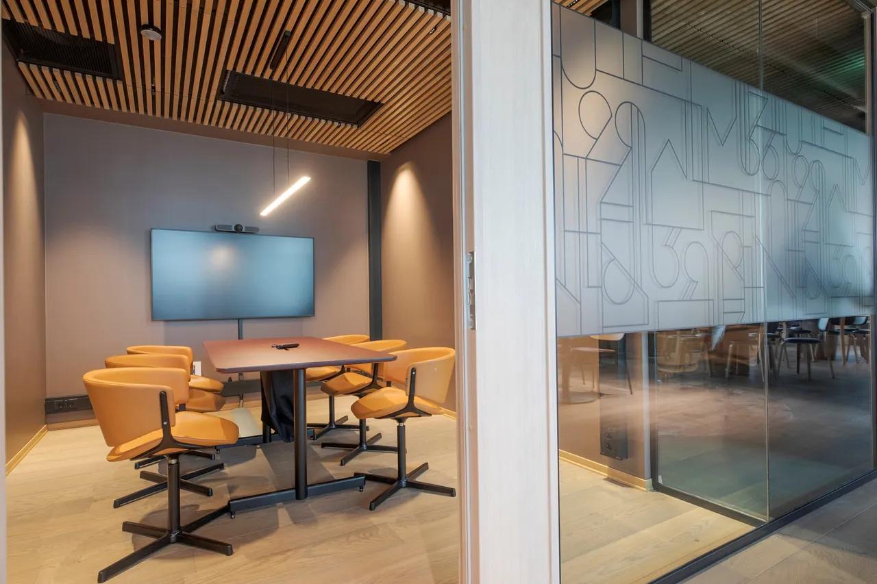 Lyse kontorlokaler med svært god beliggenhet - Moterom