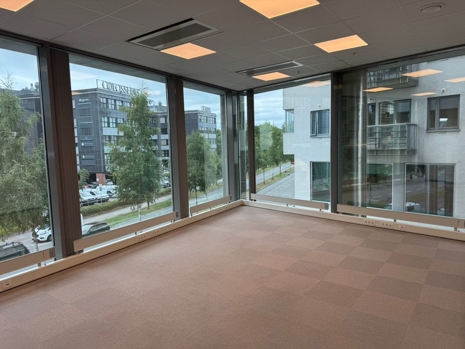 Lyst og moderne kontorlokale på 335 kvm med god eksponering på Majorstuen - Kontor