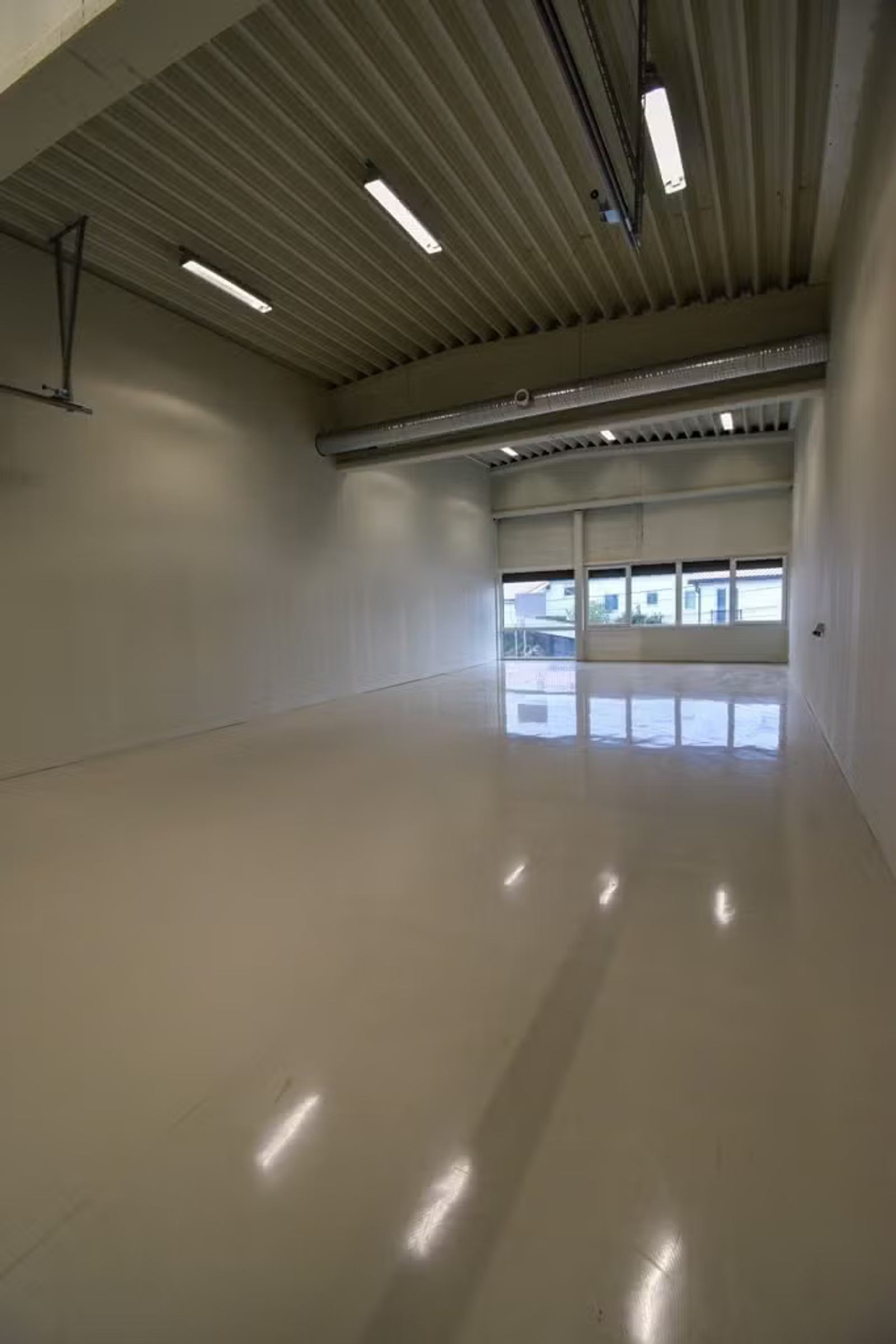 Modern 33.5 sqm Warehouse Unit in Ytre Sandviken with Optional Office Space - Warehouse