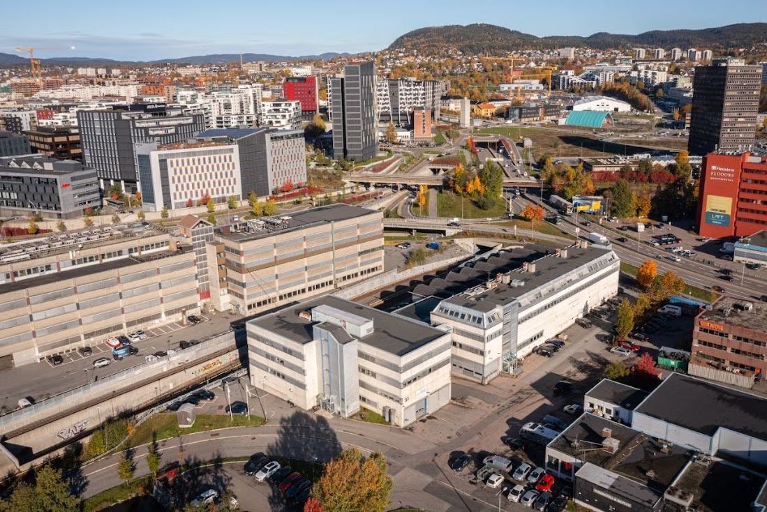 Bright and Flexible 846 sqm Warehouse and Production Space with Freight Elevator - Facade