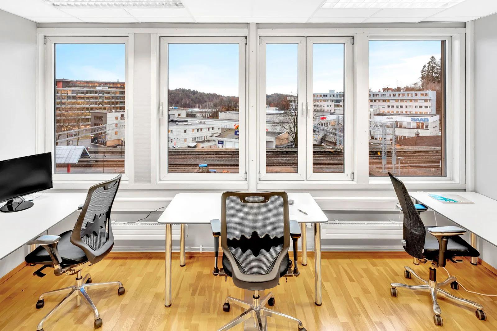 Kontor for 2-3 ansatte med ideell beliggenhet på Skøyen - Kontor