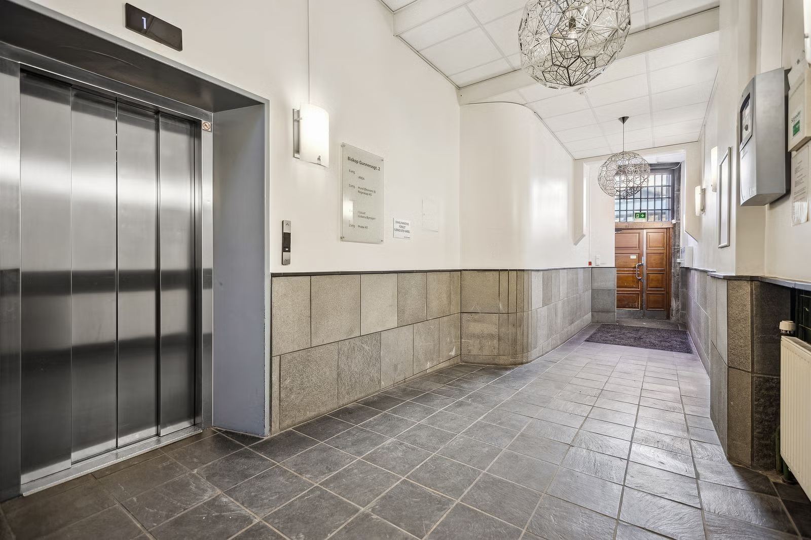 Top-Floor Office Space of 318.7 sqm GFA at Jernbanetorget - Facilities