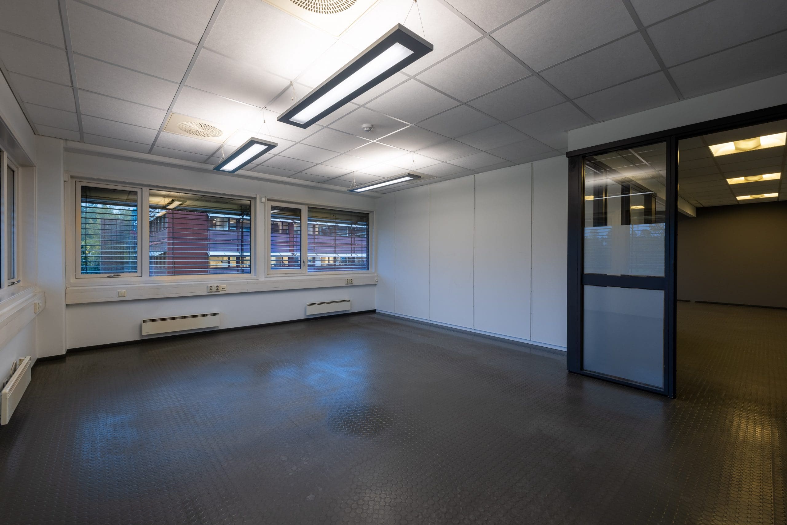 Efficient and charming office at Høvik - Facade