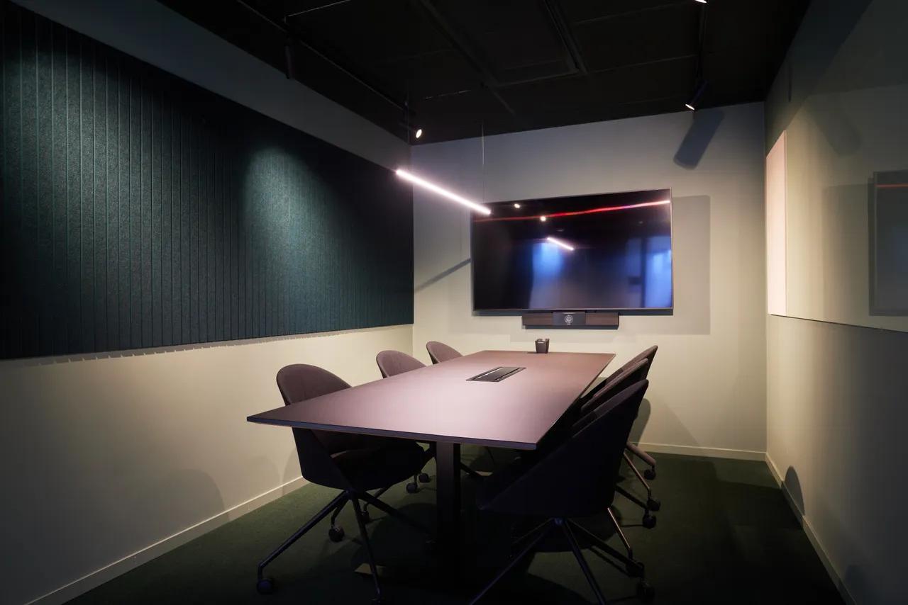 Private office for 2 employees with a fantastic view - Meeting room